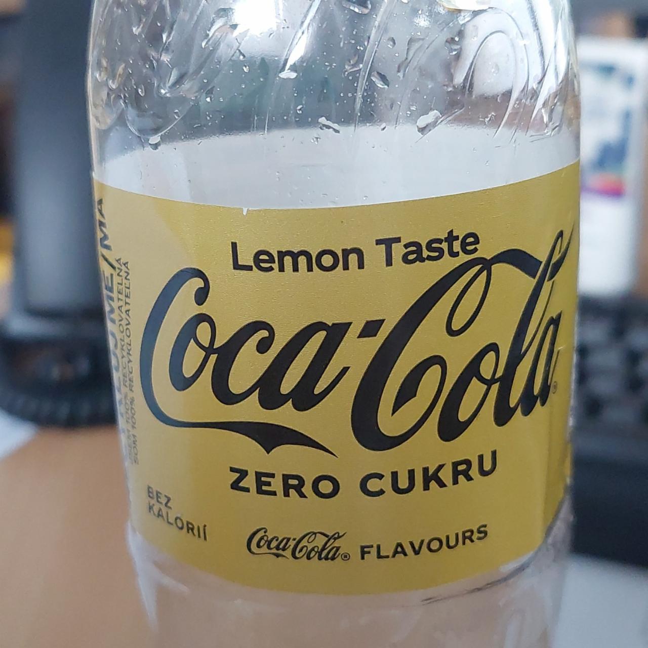 Képek - Coca-Cola Zero Lemon cola- és citromízű energiamentes szénsavas üdítőital édesítőszerekkel 1 l