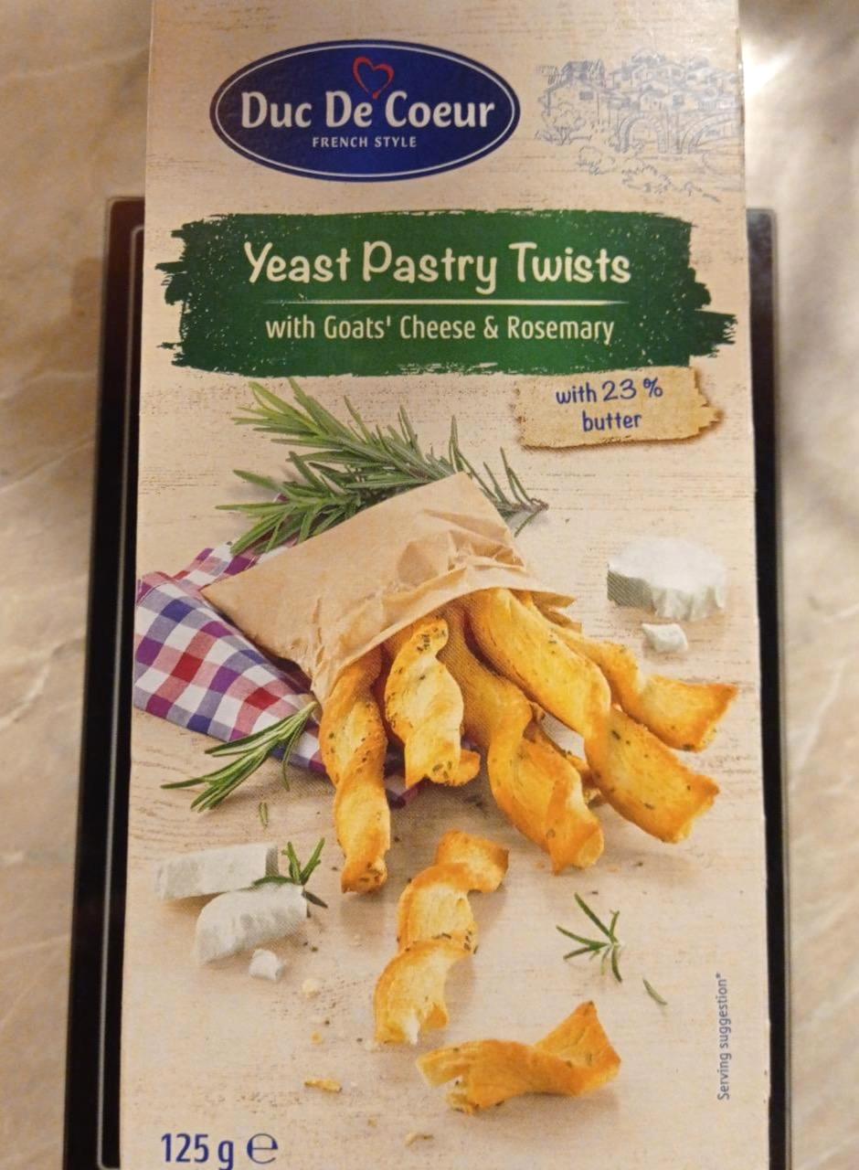 Képek - Yeast Pastry Twists Vajas csavart rúd élesztős leveles tésztából kecskesajttal és rozmaringgal Duc De Coeur