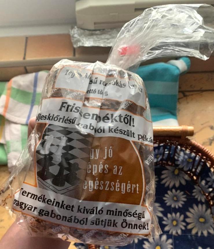 Képek - Teljes kiőrlésű rozsos csicsókás kenyér 500 g