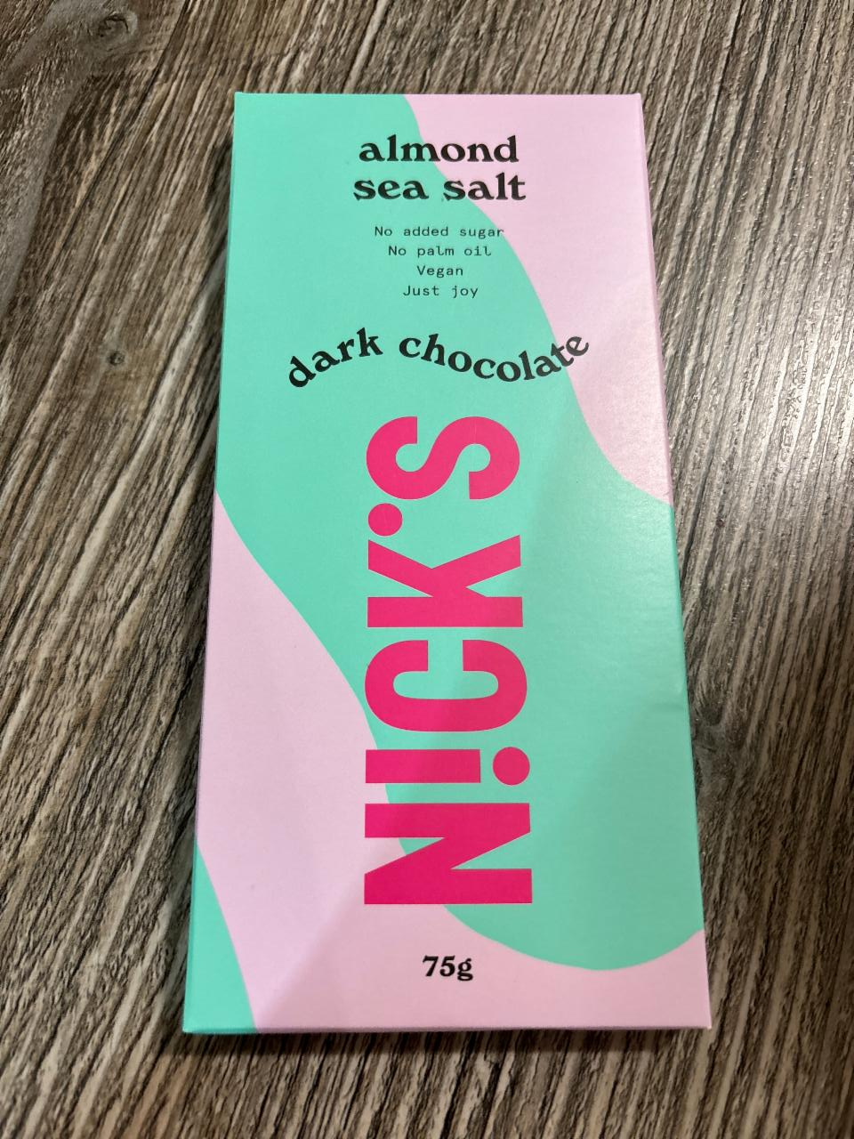 Képek - Almond sea salt dark chocolate vegan Nick’s