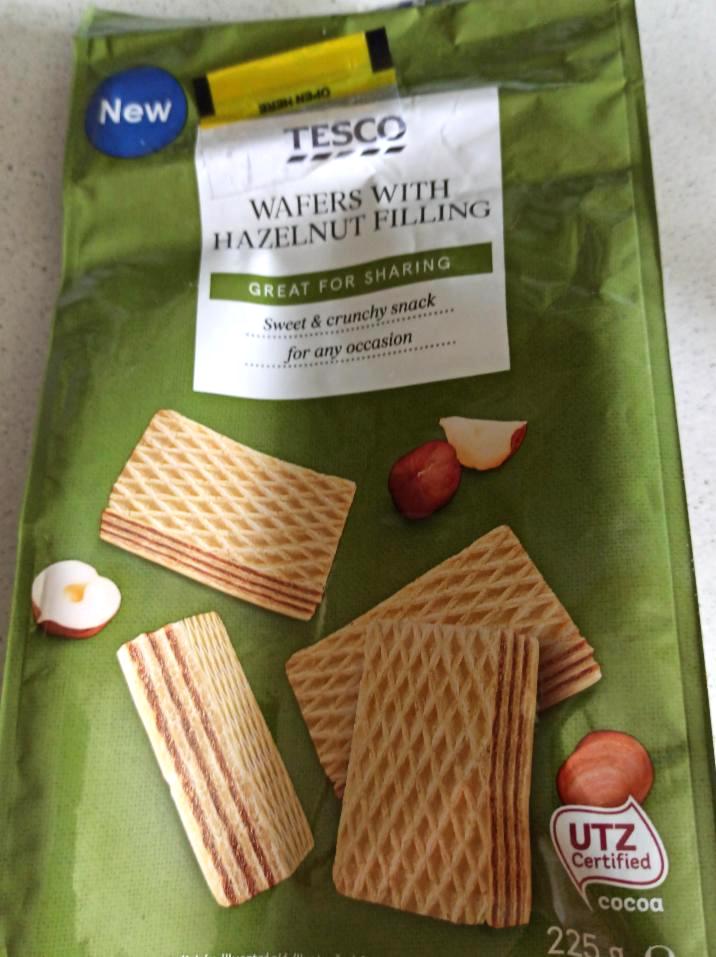 Képek - Tesco mogyorós krémmel töltött ostya