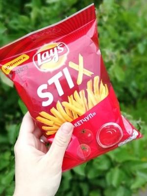 Képek - Lay's Stix burgonyachips ketchup jellegű ízesítéssel 70 g