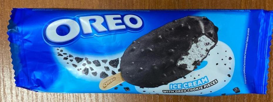 Képek - Oreo vaníliaízű jégkrém töltött kakaós kekszdarabkákat tartalmazó készítménnyel bevonva