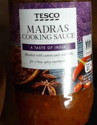 Képek - Tesco madras extra csípős, paradicsom alapú fűszeres szósz vöröshagymával