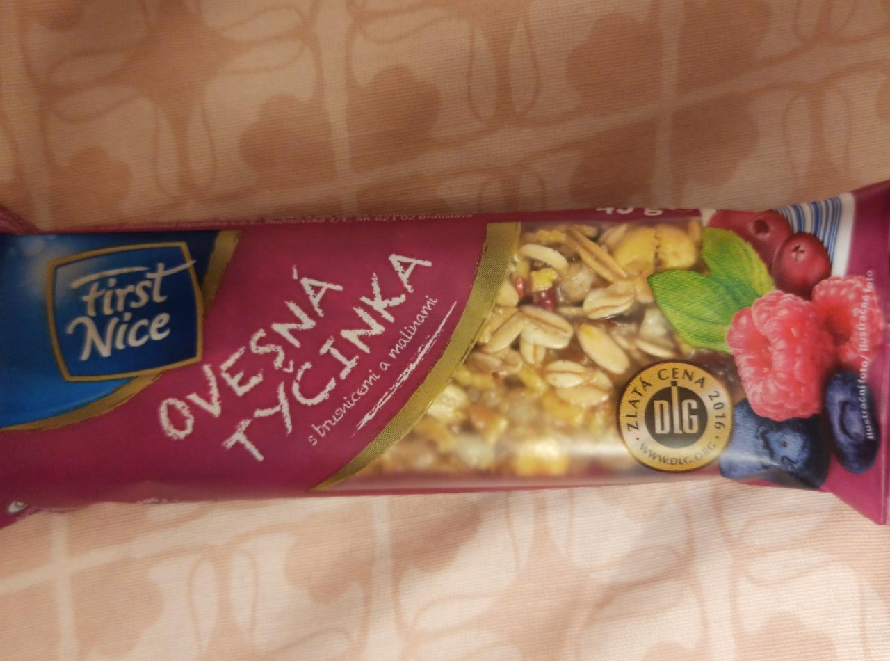 Képek - Firstnice oat bar cranberry, strawberry and almonds