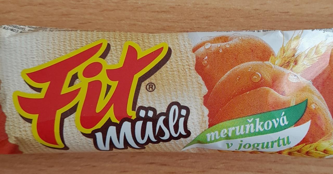Képek - Fit müsli meruňková v jogurtu