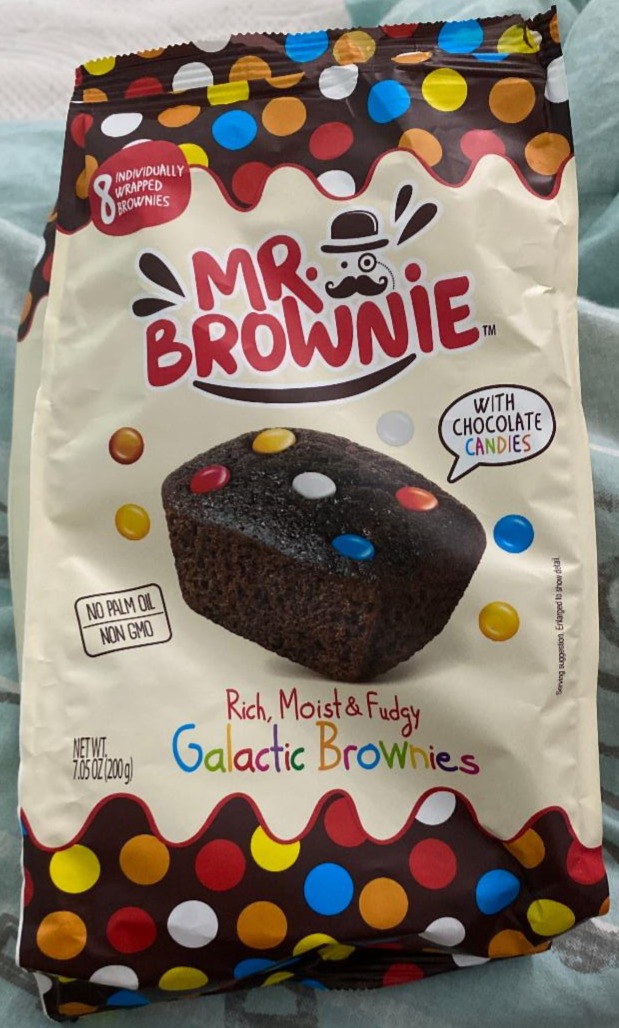 Képek - brownie tejcsokoládés cukorbevonatos drazsékkal Mr. Brownie