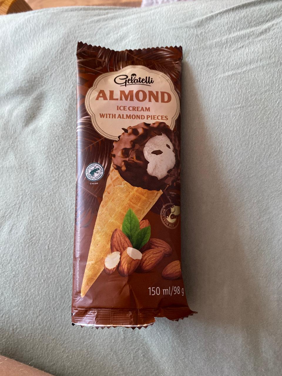 Képek - Almond ice cream with almond pieces Gelatelli