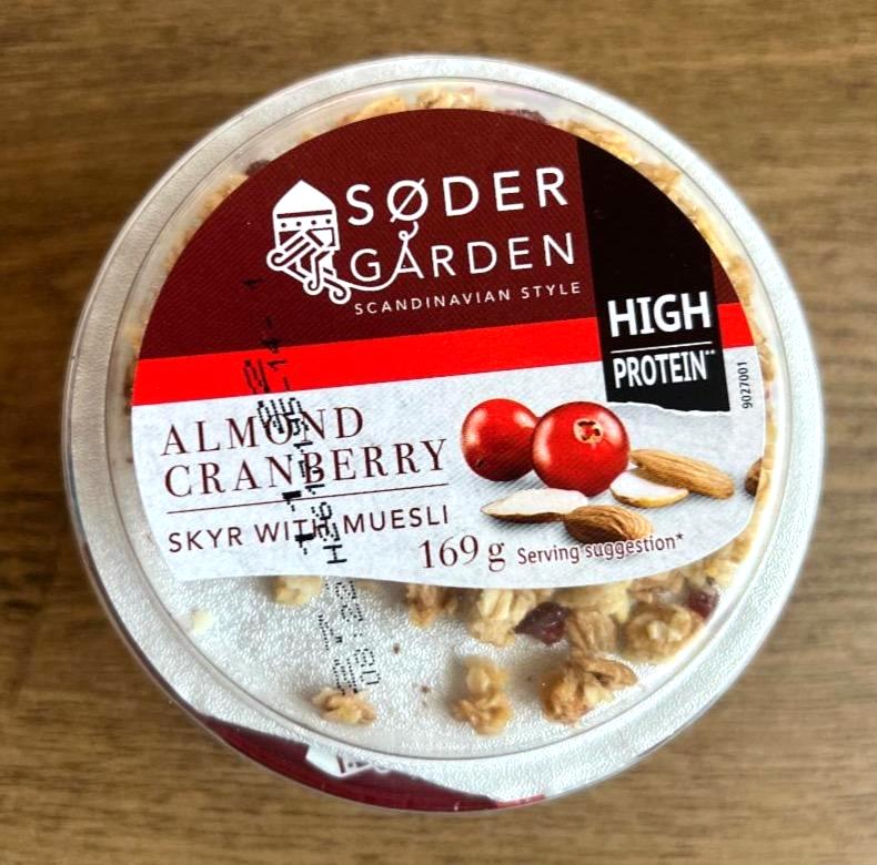 Képek - Skyr with muesli almond cranberry Søder Garden
