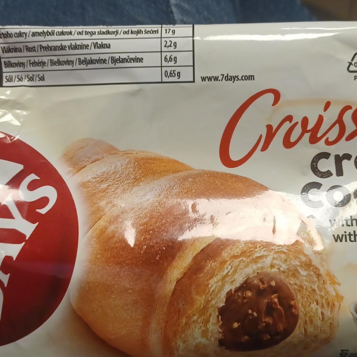 Képek - Croissant cream cookies with hazelnut filling and cookie pieces 7 Days