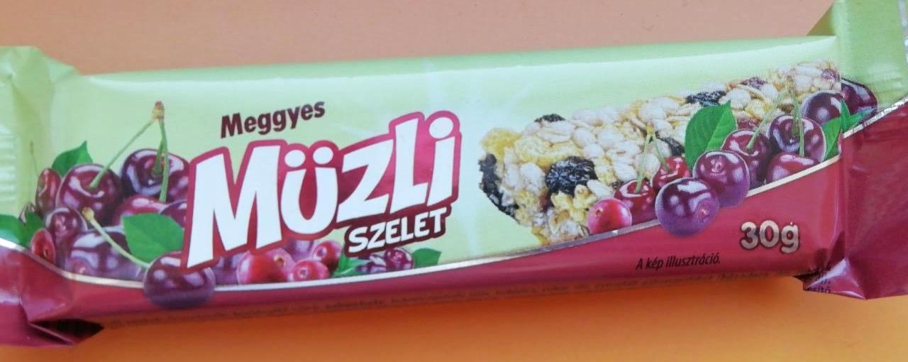 Képek - Meggyes müzli szelet