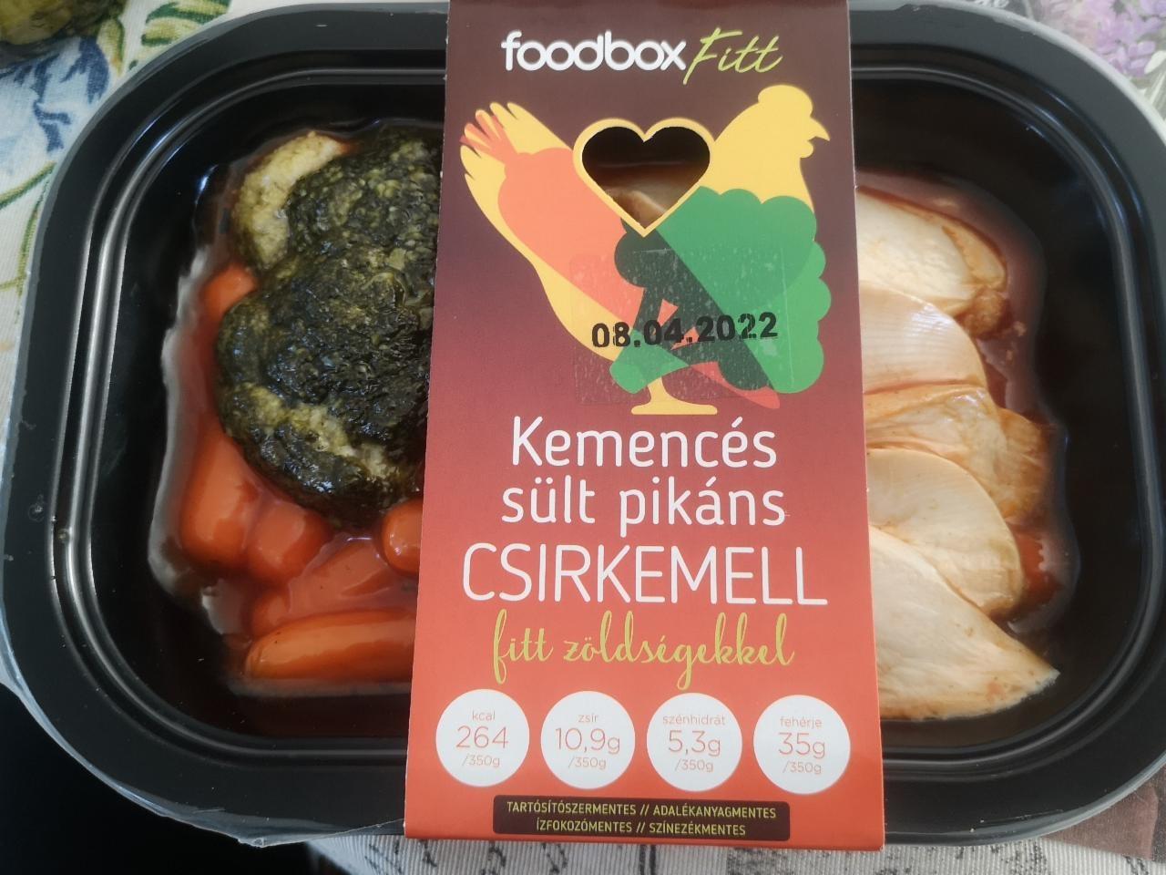 Képek - Kemencés sült pikáns csirkemell fitt zöldségekkel Foodbox Fitt