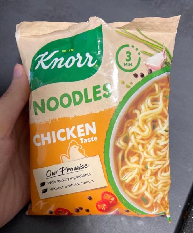 Képek - Noodles csirkés ízű instant tészta Knorr