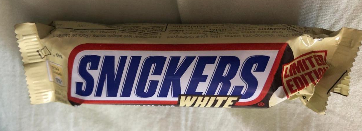 Képek - Snickers White karamellás földimogyorós krémes szelet földimogyoró darabokkal 49 g