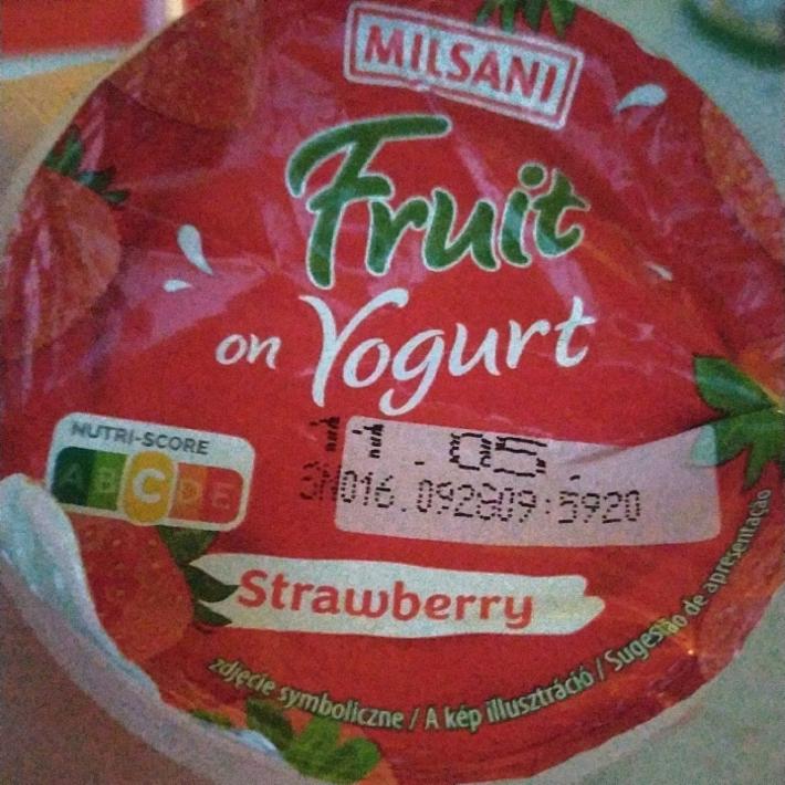 Képek - Fruit on yogurt strawberry Milsani