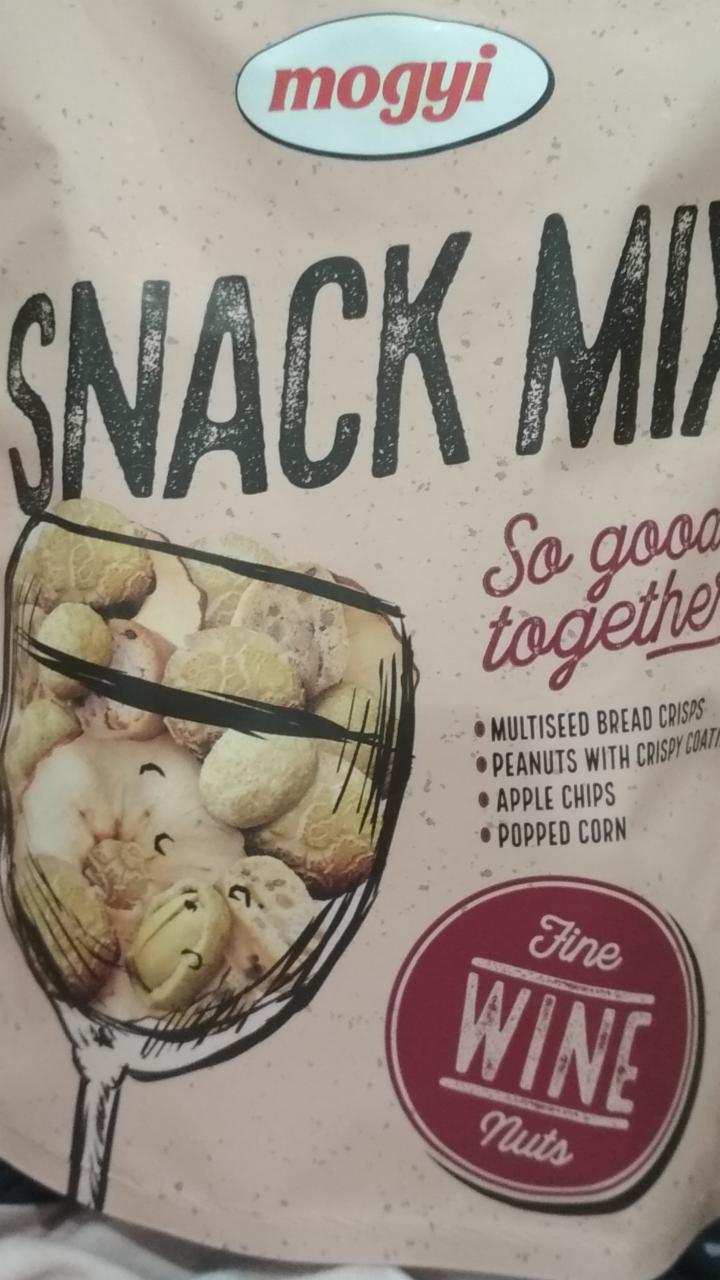 Képek - Mogyi Snack Mix kenyérkarika, tésztabundás földimogyoró, almachips, pattogatott kukorca keverék 80 g