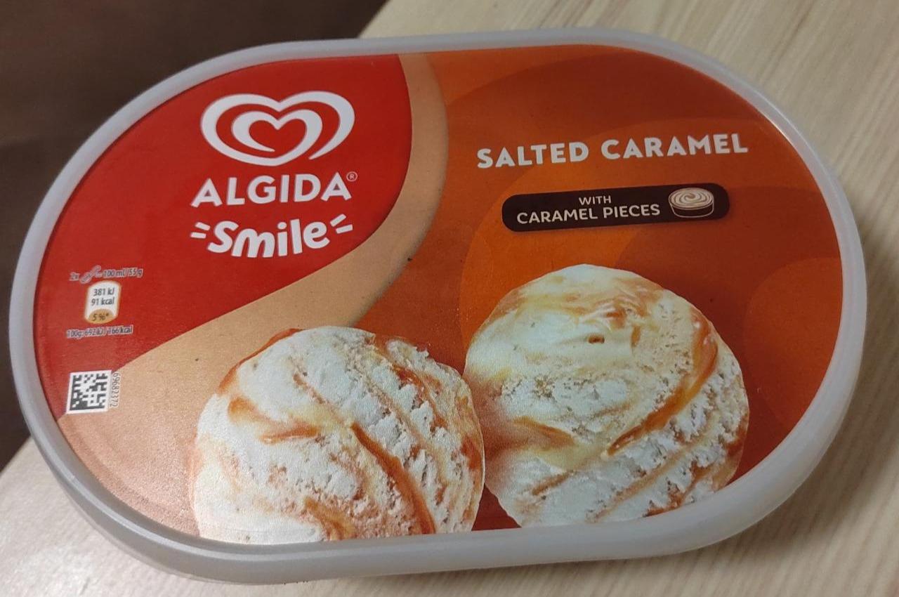 Képek - Algida Smile vanília ízű jégkrém sós karmell ízű szósszal és vajkaramella darabokkal 1000 ml