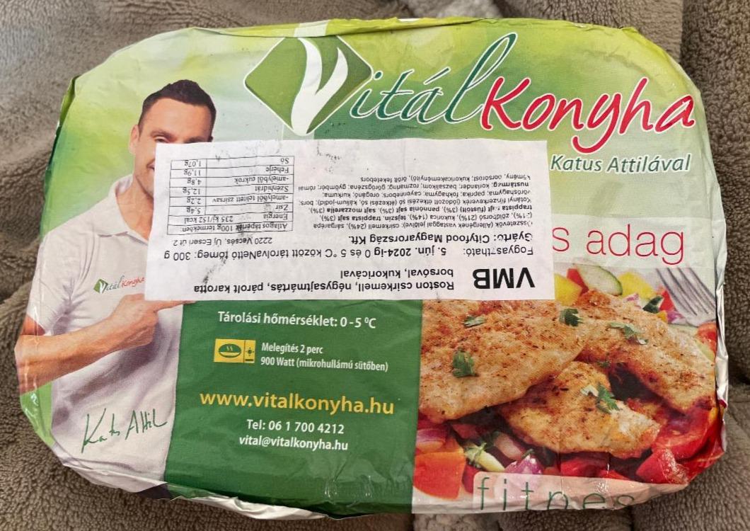 Képek - Roston csirkemell négysajtmártás párolt karotta borsóval kukoricával Vitál konyha