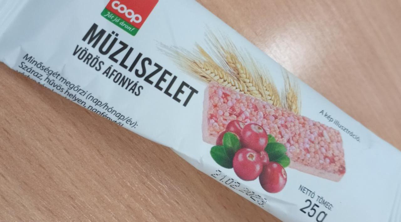 Képek - Müzliszelet vörös áfonyás Coop