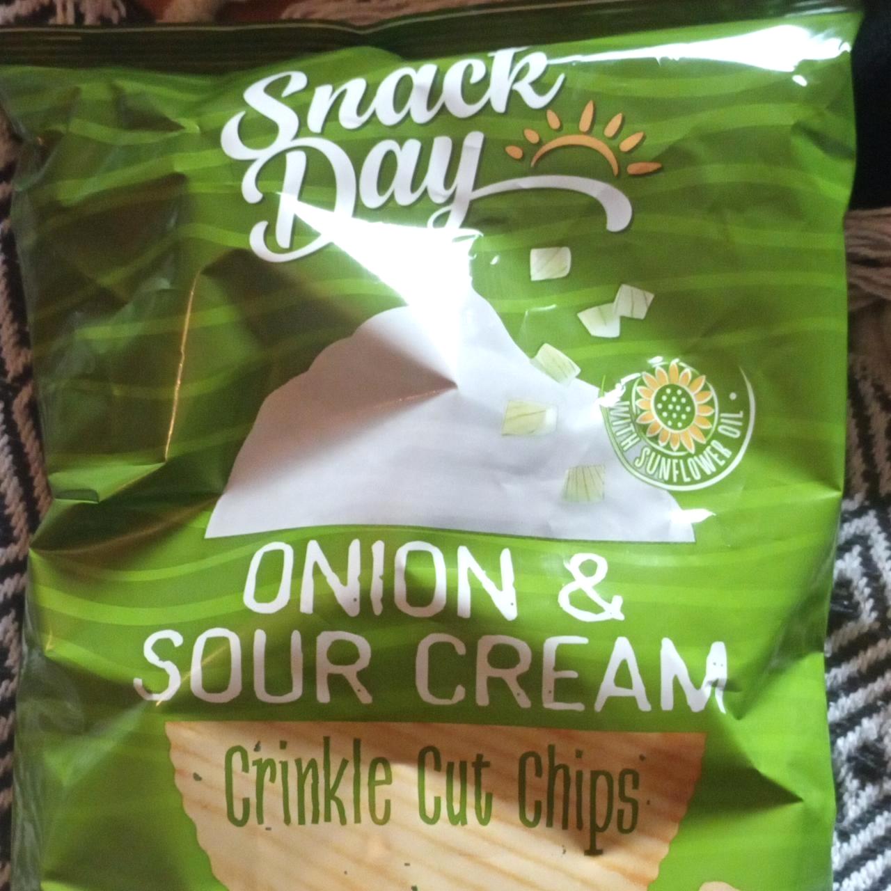 Képek - Onion & sour cream crinkle cut chips Snack Day