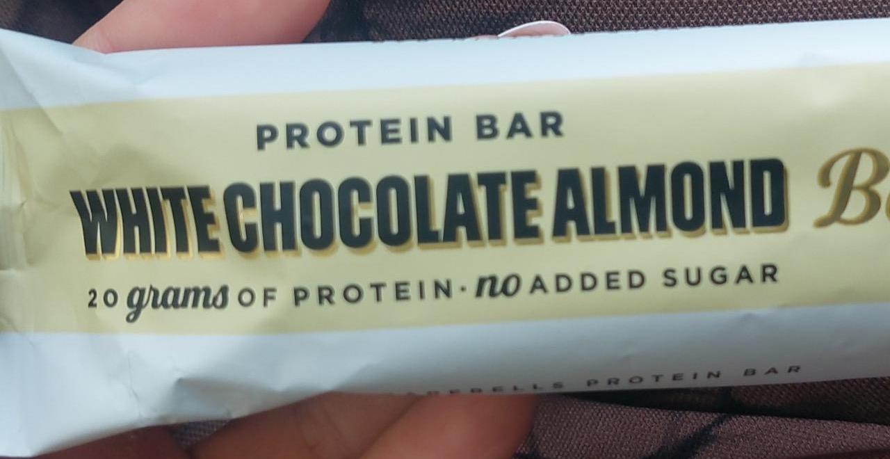 Képek - Protein bar White chocolate almond Barebells