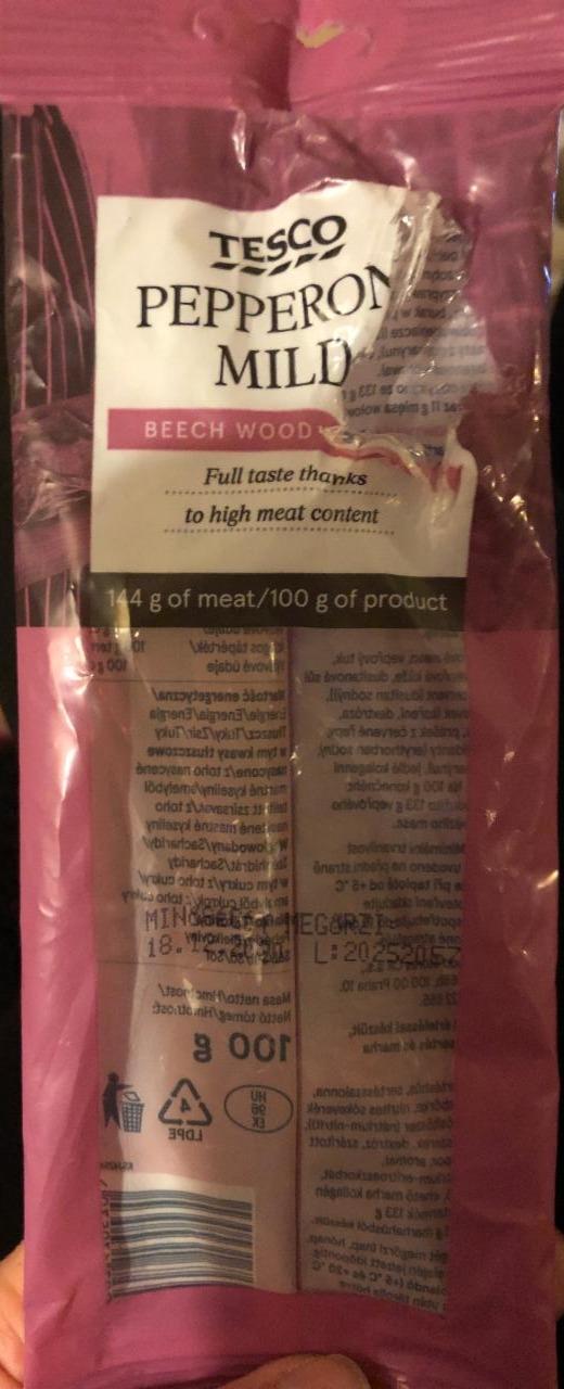 Képek - Tesco szárításos érleléssel készült, bükkfán füstölt sertés és marha szárazkolbász