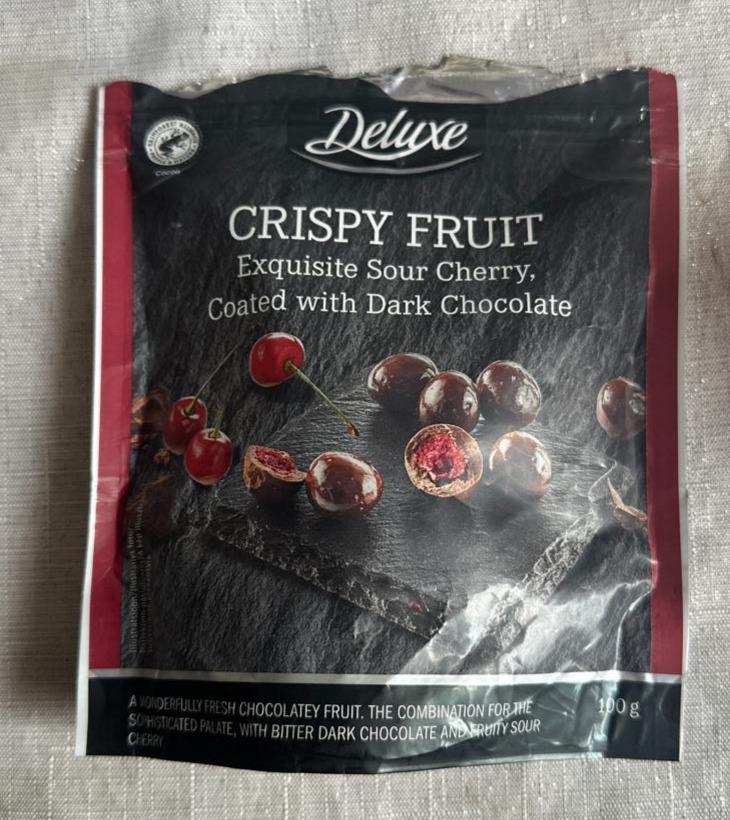 Képek - Crispy fruit exquisite sour cherry, coated with dark chocolate Deluxe