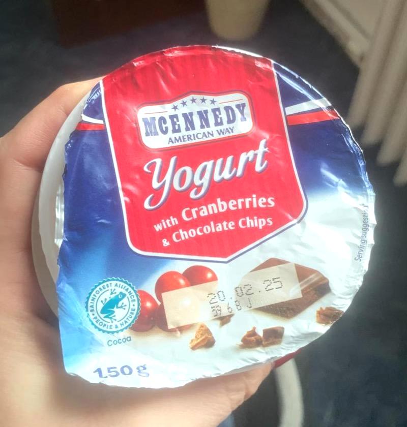 Képek - Yogurt with cranberries & chocolate chips Mcennedy