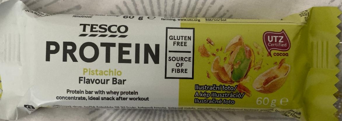 Képek - Pisztáciaízű fehérjeszelet étcsokoládé bevonattal Tesco