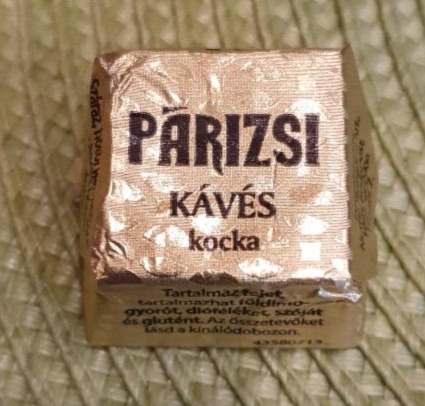 Képek - Párizsi Kocka kakaós, kávés, alkoholos krémmel töltött tejcsokoládé 12,5 g