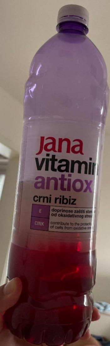 Képek - Jana Vitamin Antiox energiaszegény üdítőital a feketeribizli ízével cukorral és édesítőszerrel 1,5 l