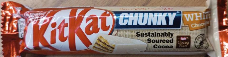 Képek - Kitkat chunky ropogós ostya fehér csokoládéban 