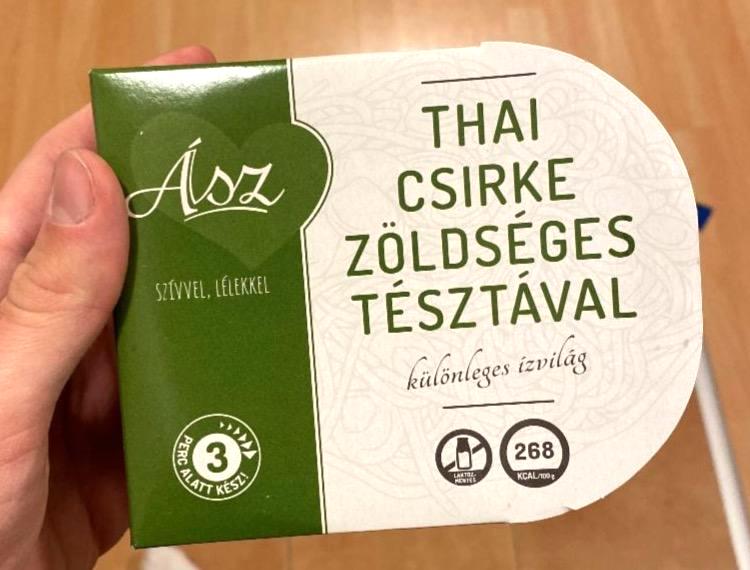 Képek - Thai csirke zöldséges tésztával Ász